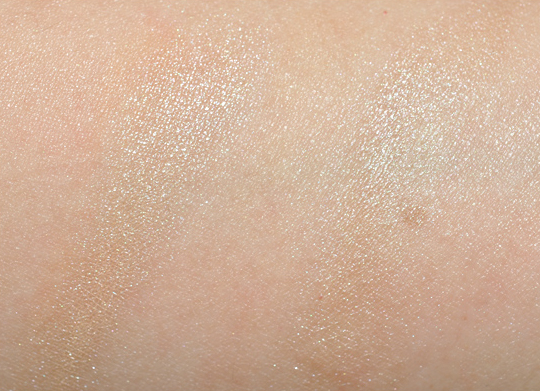 Becca Hyawatha Loose Shimmer Powder