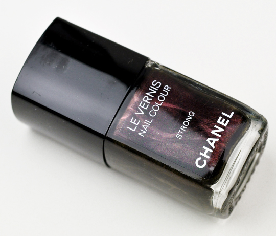 Chanel Strong Le Vernis