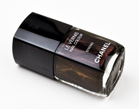 Chanel Strong Le Vernis