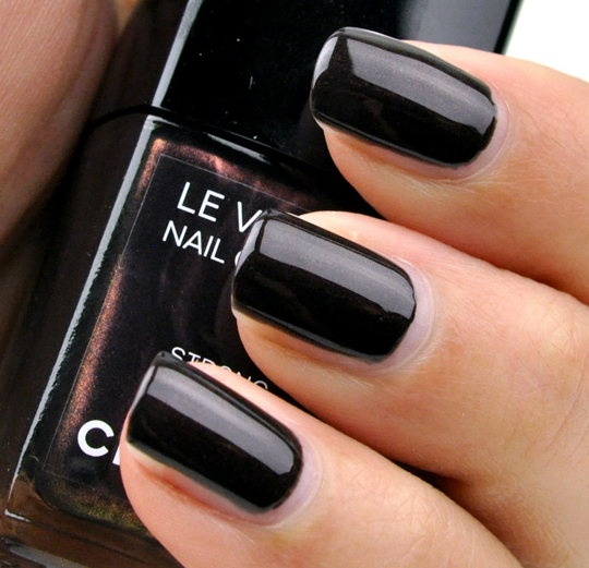 Chanel Strong Le Vernis