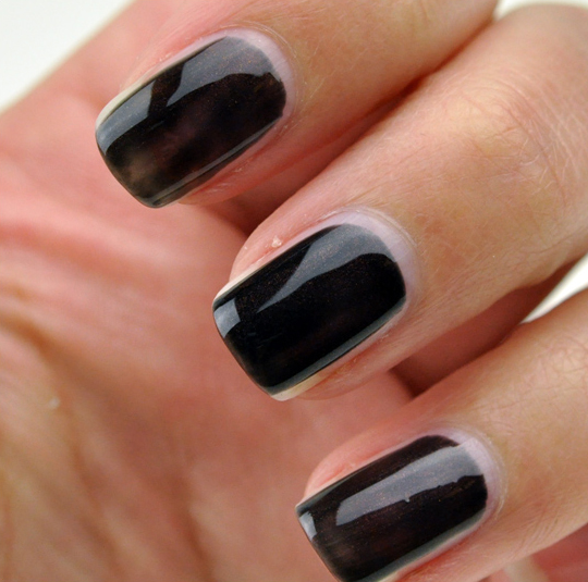 Chanel Strong Le Vernis