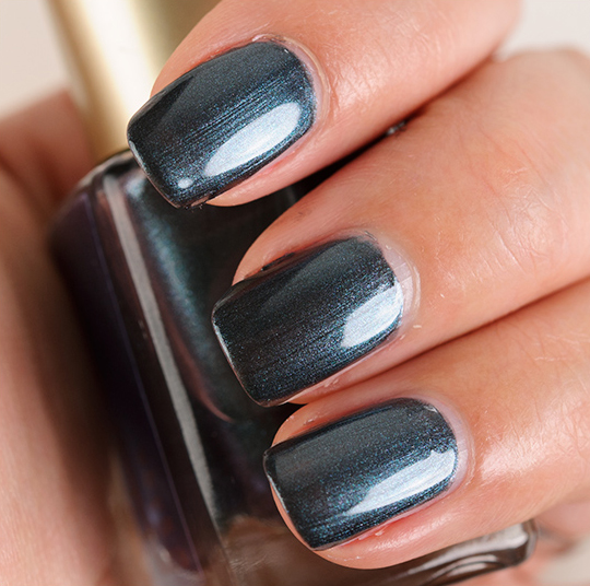 L'Oreal VIP Status Nail Lacquer