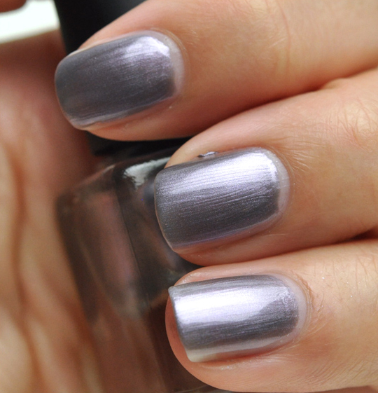Le Metier de Beaute Nail Lacquer