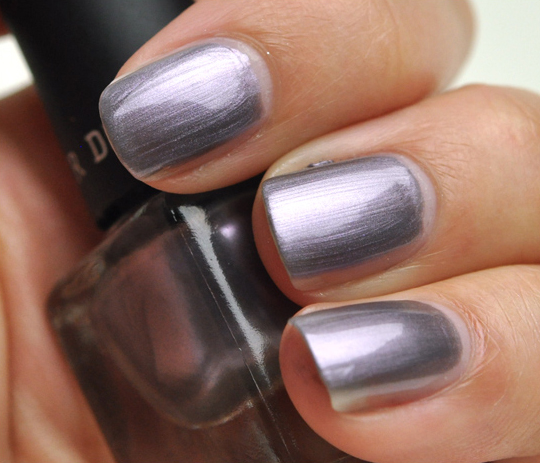 Le Metier de Beaute Nail Lacquer