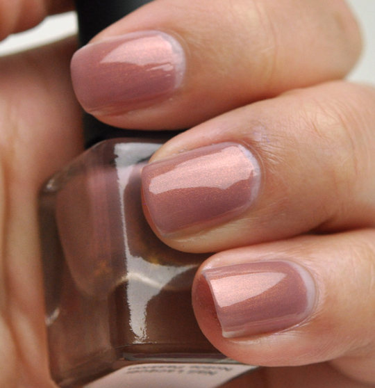 Le Metier de Beaute Nail Lacquer