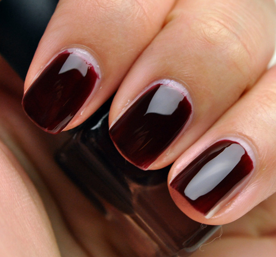 Le Metier de Beaute Nail Lacquer