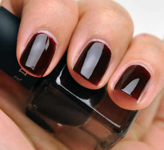 Le Metier de Beaute Nail Lacquer