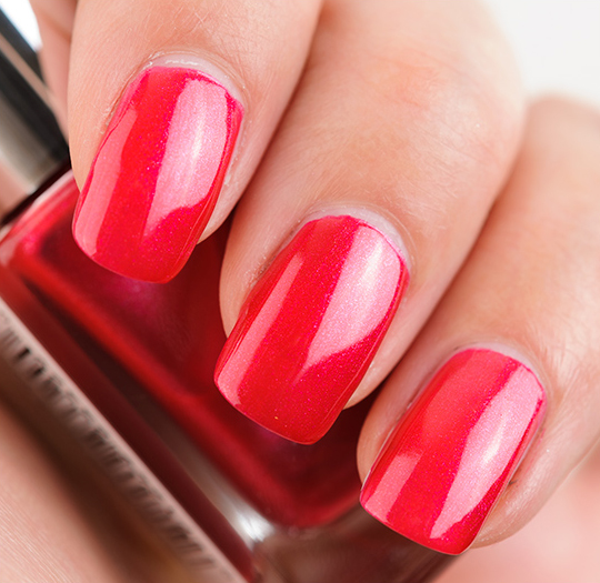 L'Oreal The Queen's Might Nail Lacquer