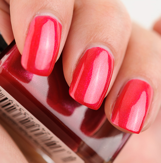 L'Oreal The Queen's Might Nail Lacquer