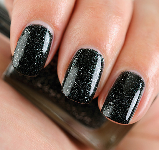 L'Oreal The Queen's Ambition Nail Lacquer