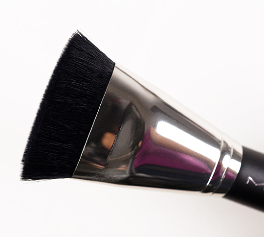 MAC 163 Flat Top Contour Brush