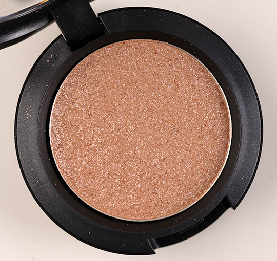MAC Warming Heart Pressed Pigment