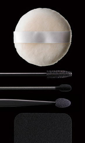 MAC COSMETICS | ACCESSORIES