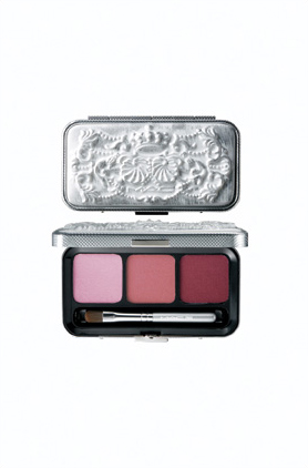 MAC COSMETICS | ANTIQUITEASE:  ROYAL ASSETS