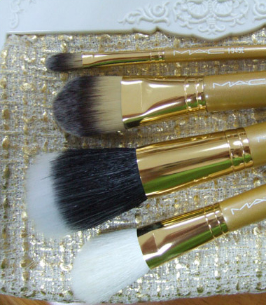 MAC COSMETICS HOLIDAY 2007 ANTIQUITEASE PHOTOS PICTURES
