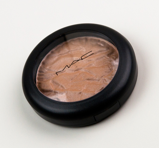 MAC Chez Chez Lame Special Reserve Highlighting Powder