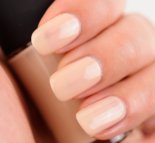 MAC Muscle Tone Nail Lacquer