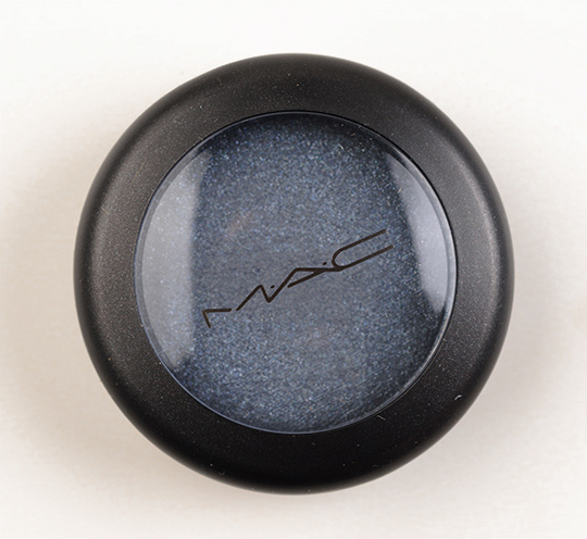 MAC Smoky Pressed Pigment
