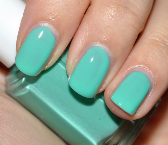 Essie Resort Collection