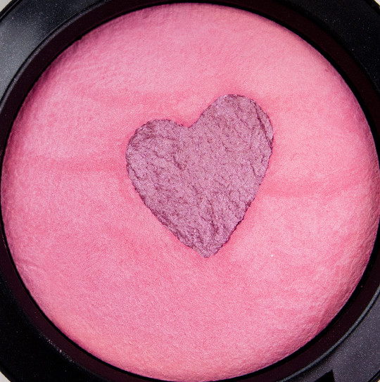 MAC Giggly Mineralize Blush