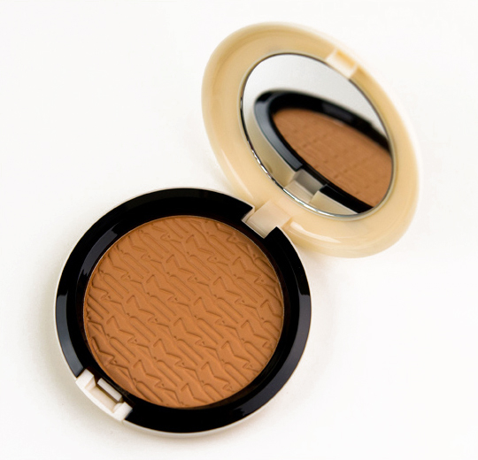 MAC Gold-Go-Lightly Studio Careblend Pressed Powder