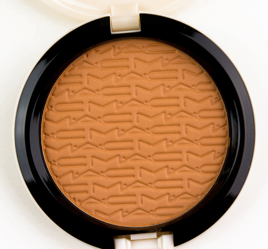 MAC Gold-Go-Lightly Studio Careblend Pressed Powder