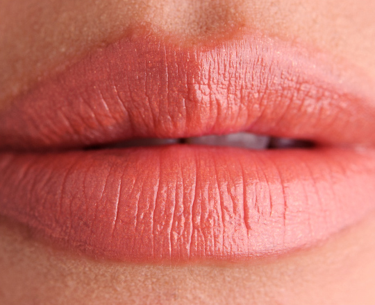 Cle de Peau R9 (Comtesse de Cayla) Extra Rich Lipstick