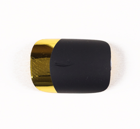 MAC Demilune Ruffian Manicure
