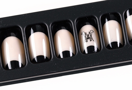 MAC Demilune Ruffian Manicure