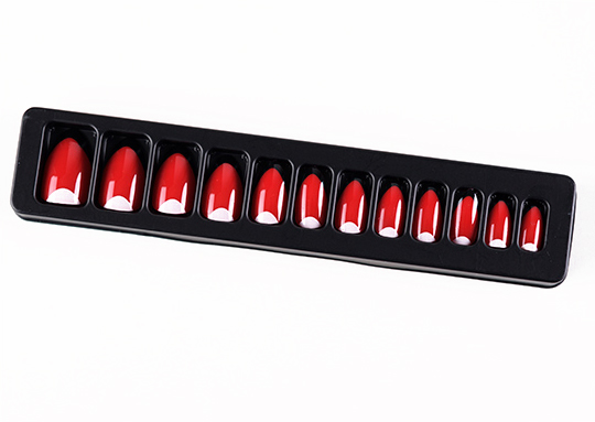 MAC Demilune Ruffian Manicure