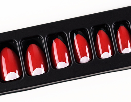 MAC Demilune Ruffian Manicure
