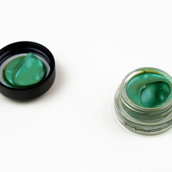MAC Extra Charged Big Bounce Eyeshadow