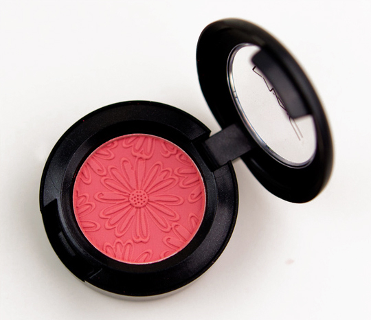 MAC Free to Be Eyeshadow