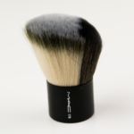 MAC 179 Angled Split Fibre Buffer Brush 