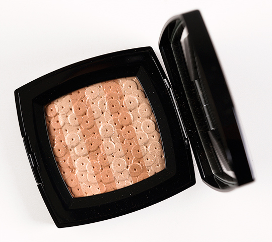 Chanel Lumiere d'Artifices Beiges Illuminating Powder Lumiere d'Artifices  Beiges Illuminating Powder Review & Swatches