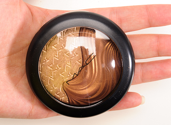 MAC Double Definition Extra Dimension Skinfinish