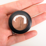 MAC Glimpse of Flesh Eyeshadow