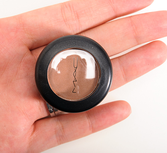 MAC Glimpse of Flesh Eyeshadow