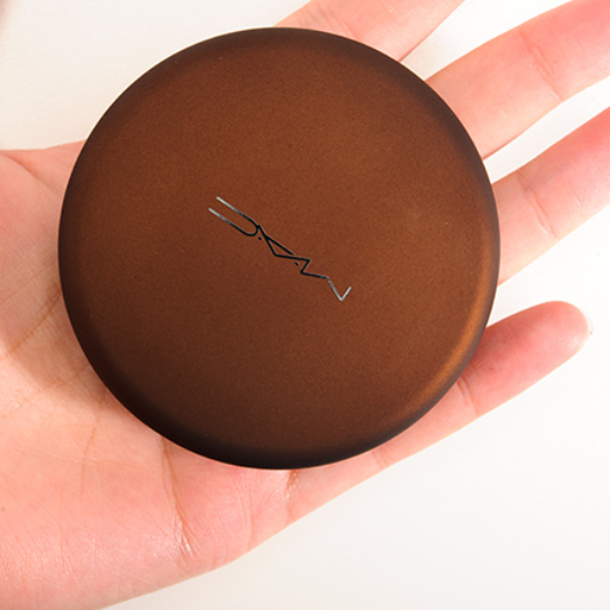 MAC Sun Dipped Pro Longwear Bronzing Powder Review & Swatches