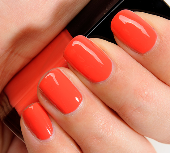 Chanel Lilis (647) Le Vernis Nail Colour