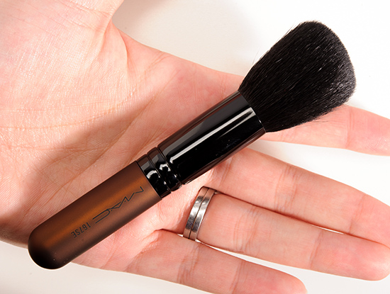 MAC 167SE Face Blender Brush