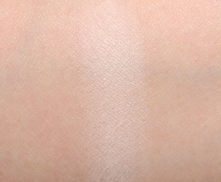 <p class="text-center">MAC Vanilla Eyeshadow</p>