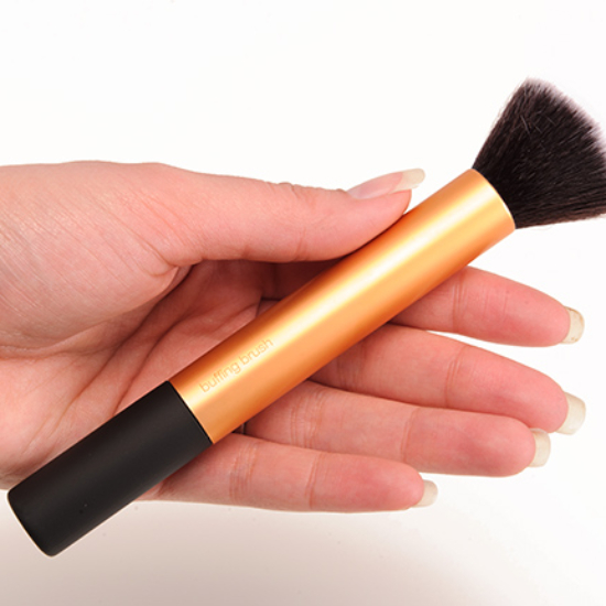 Real Techniques Buffing Brush • Brush Review & Swatches