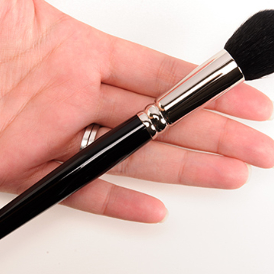 Hakuhodo 210 Blush Brush Round • Brush Review & Swatches