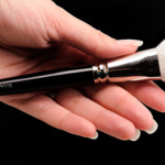 Hakuhodo J5543 Blush Brush Round &amp; Flat 