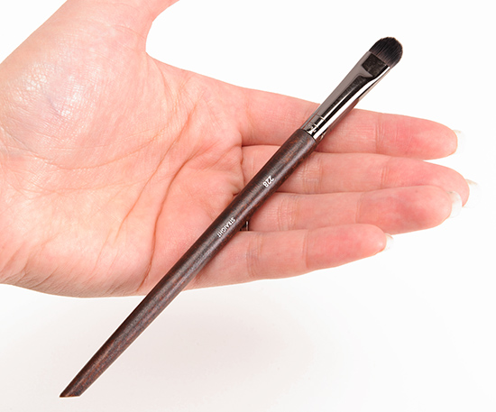 Make Up For Ever #228 Medium Precision Shader Brush