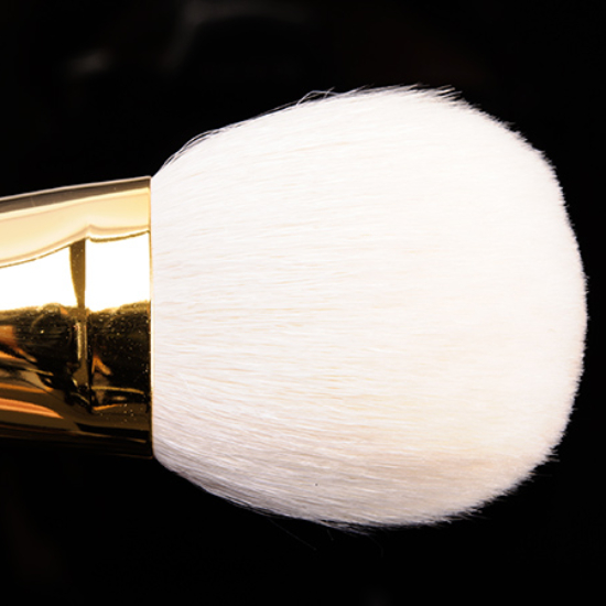 Tom Ford Beauty Bronzer (05) Brush • Brush Review & Swatches