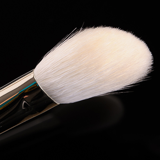 Hakuhodo J511 Angled Highlighter Brush • Brush Review & Swatches