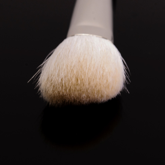 Hakuhodo J511 Angled Highlighter Brush • Brush Review & Swatches