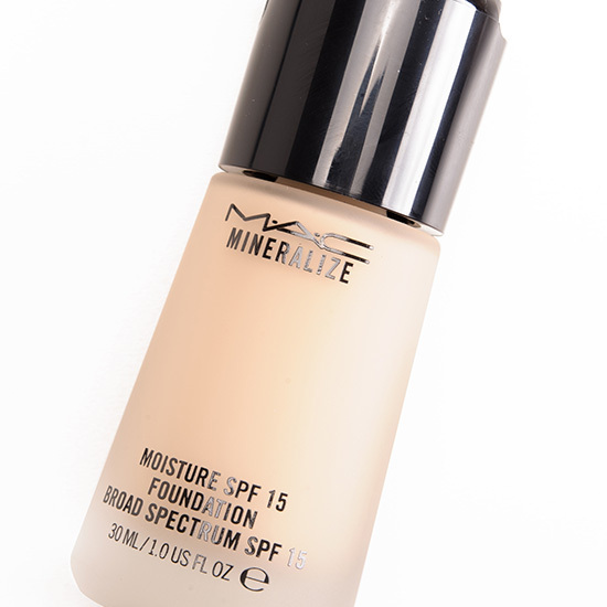 MAC Mineralize Moisture SPF 15
